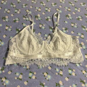 Avidlove Elegant Lace Bralette in White Fairycore